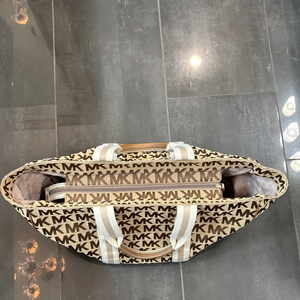 Michael Kors Tan and Cream Logo Tote - Picture 9 of 17